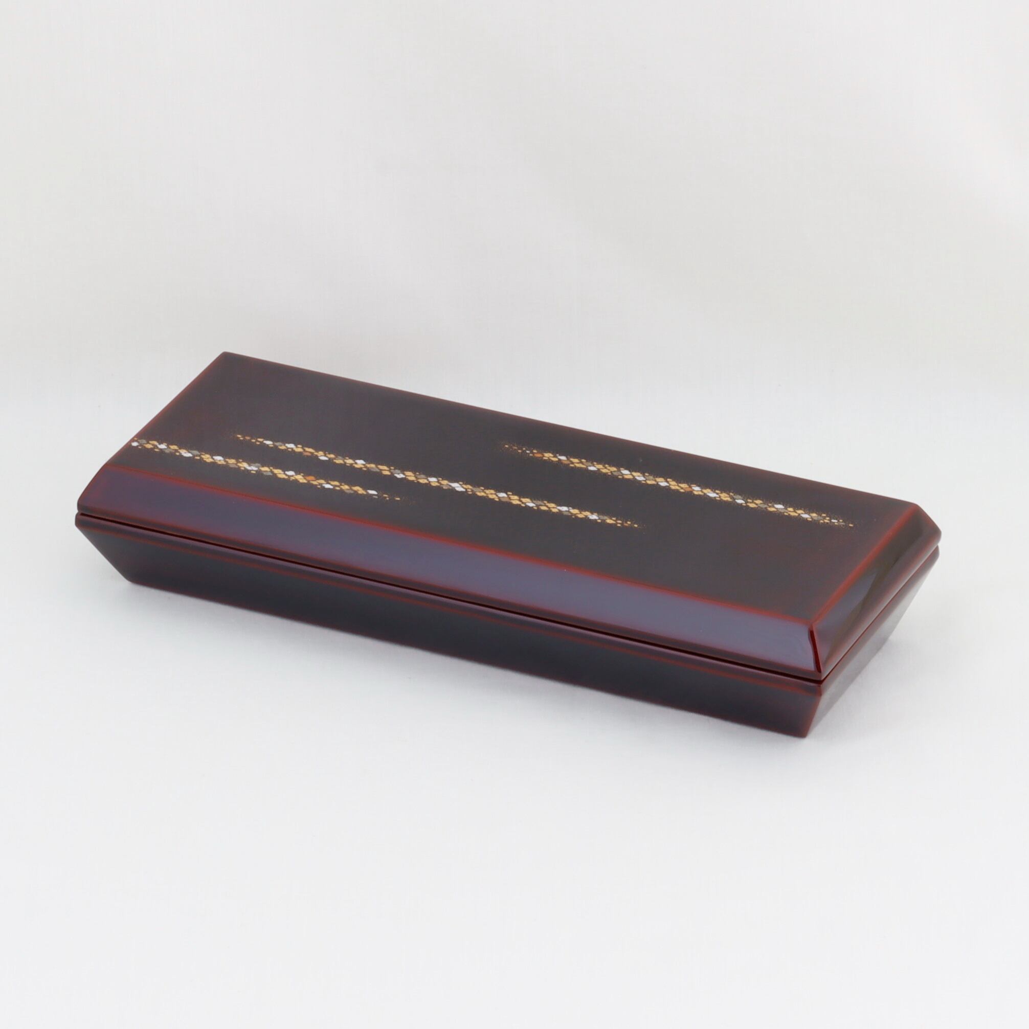 822 輪島塗 卓上筆入れ/溜塗/小華沈金 | 輪島塗 加藤漆器店 822 輪島塗 卓上筆入れ/溜塗/小華沈金 | 輪島塗 加藤漆器店