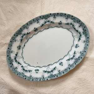 花模様の大きなオーバルプレート