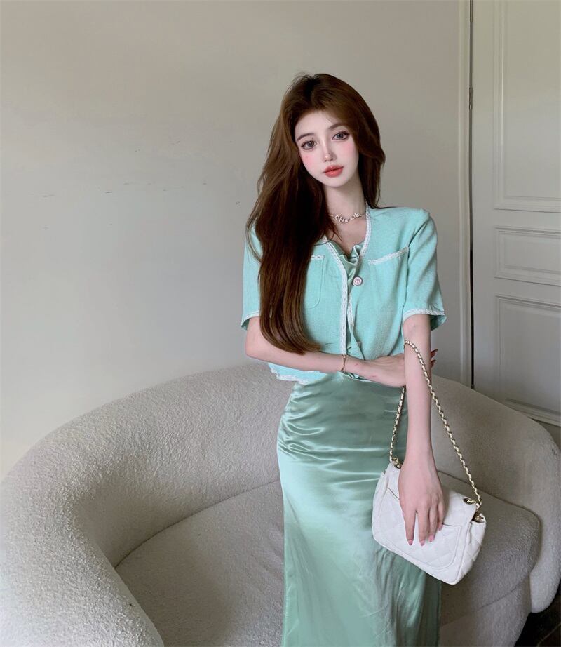 サテンドレス スカート サマースタイル 夏物 ブラックストロベリース51219051648