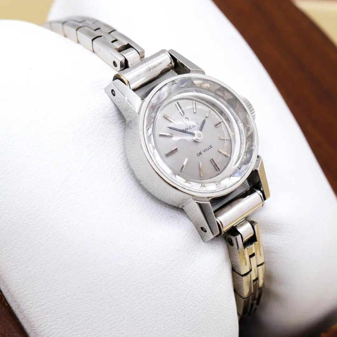 訳あり FENDI 腕時計 880L ブルー 美品 ブレスウォッチ 677 訳あり FENDI 腕時計 880L ブルー 美品 ブレスウォッチ 677 | Like a