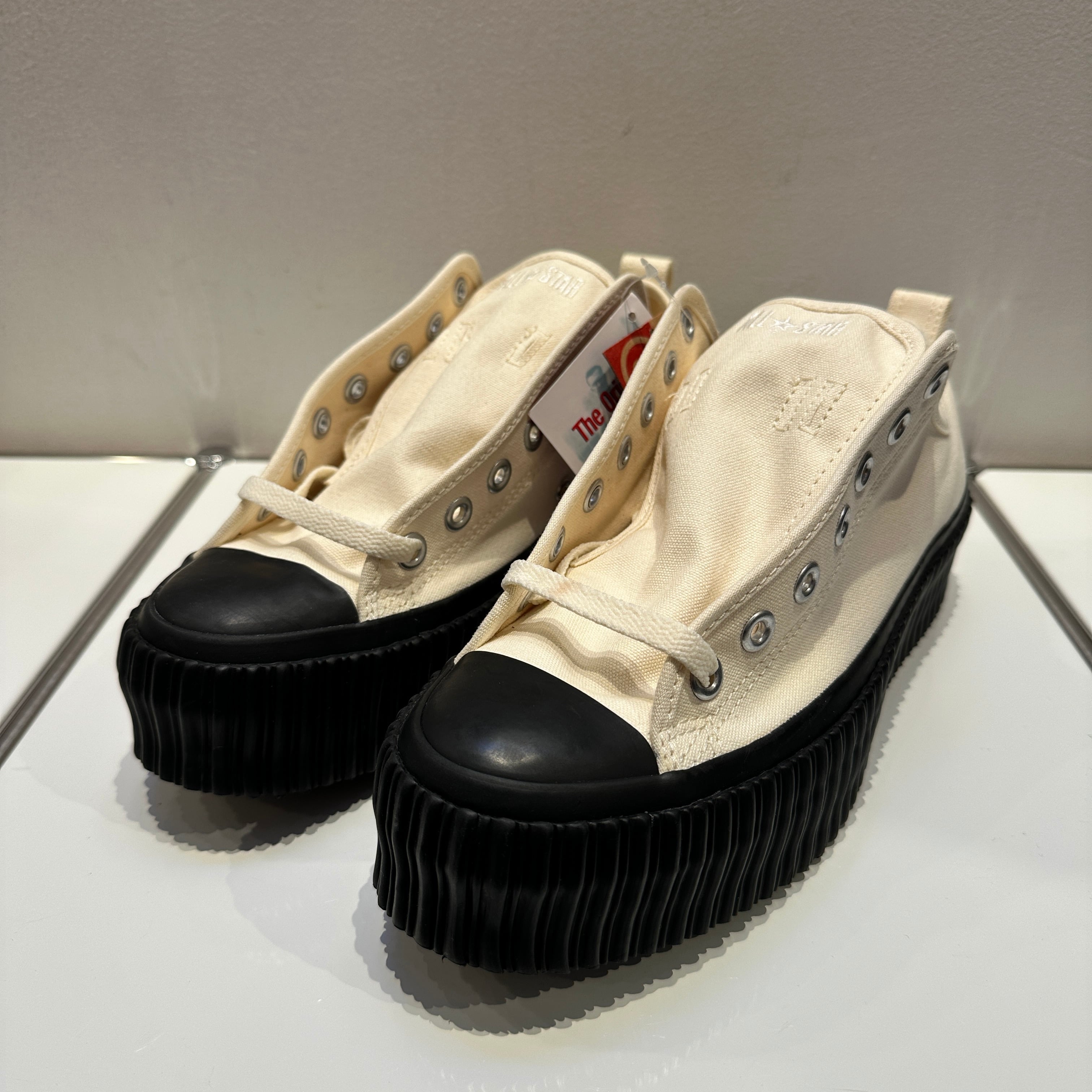 SNEAKER | safarionline
