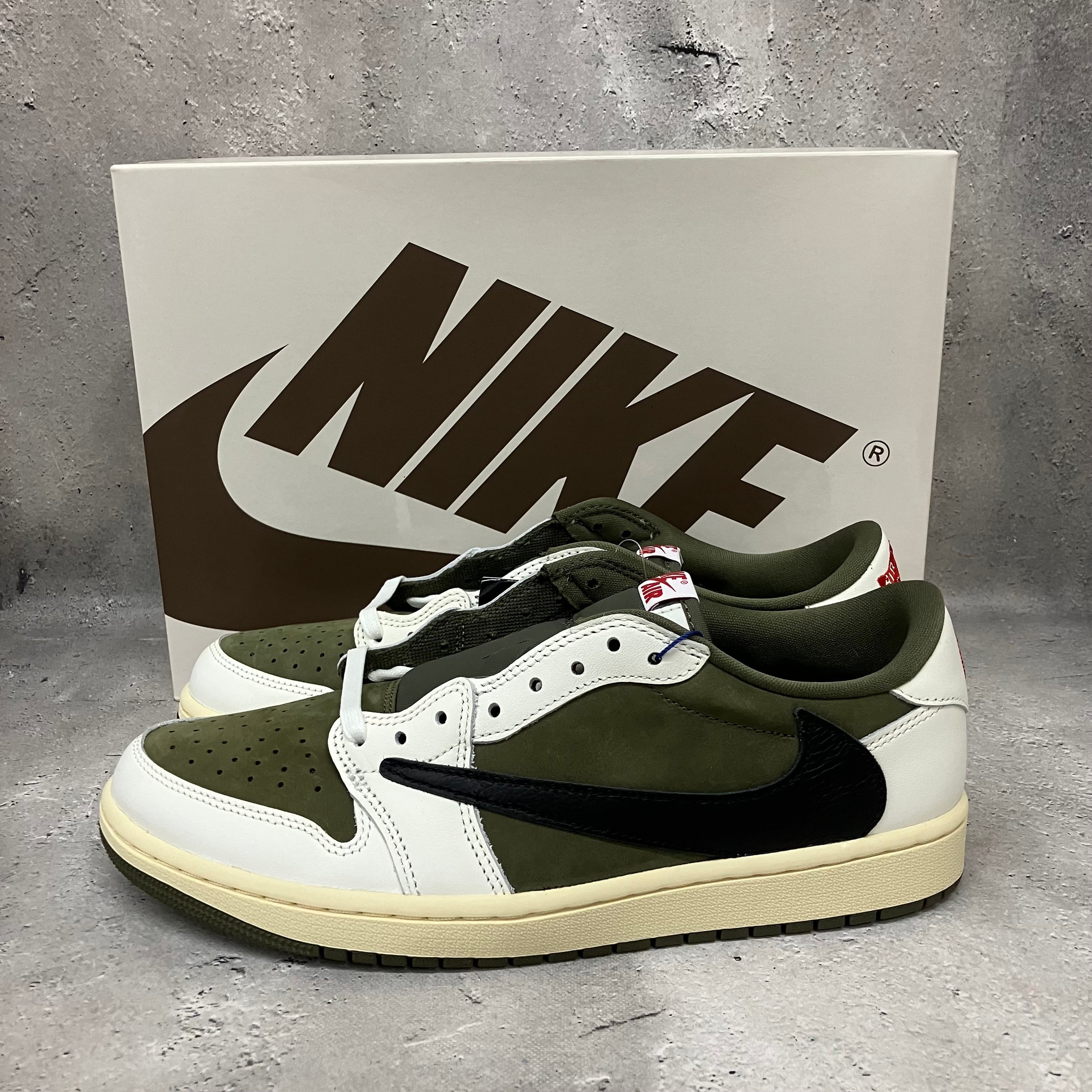 Travis Scott × Nike Air Jordan 1 Low OG SP 