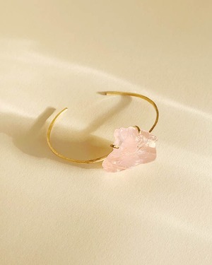 Rose quartz bangle  /  on the beach      OBH-003