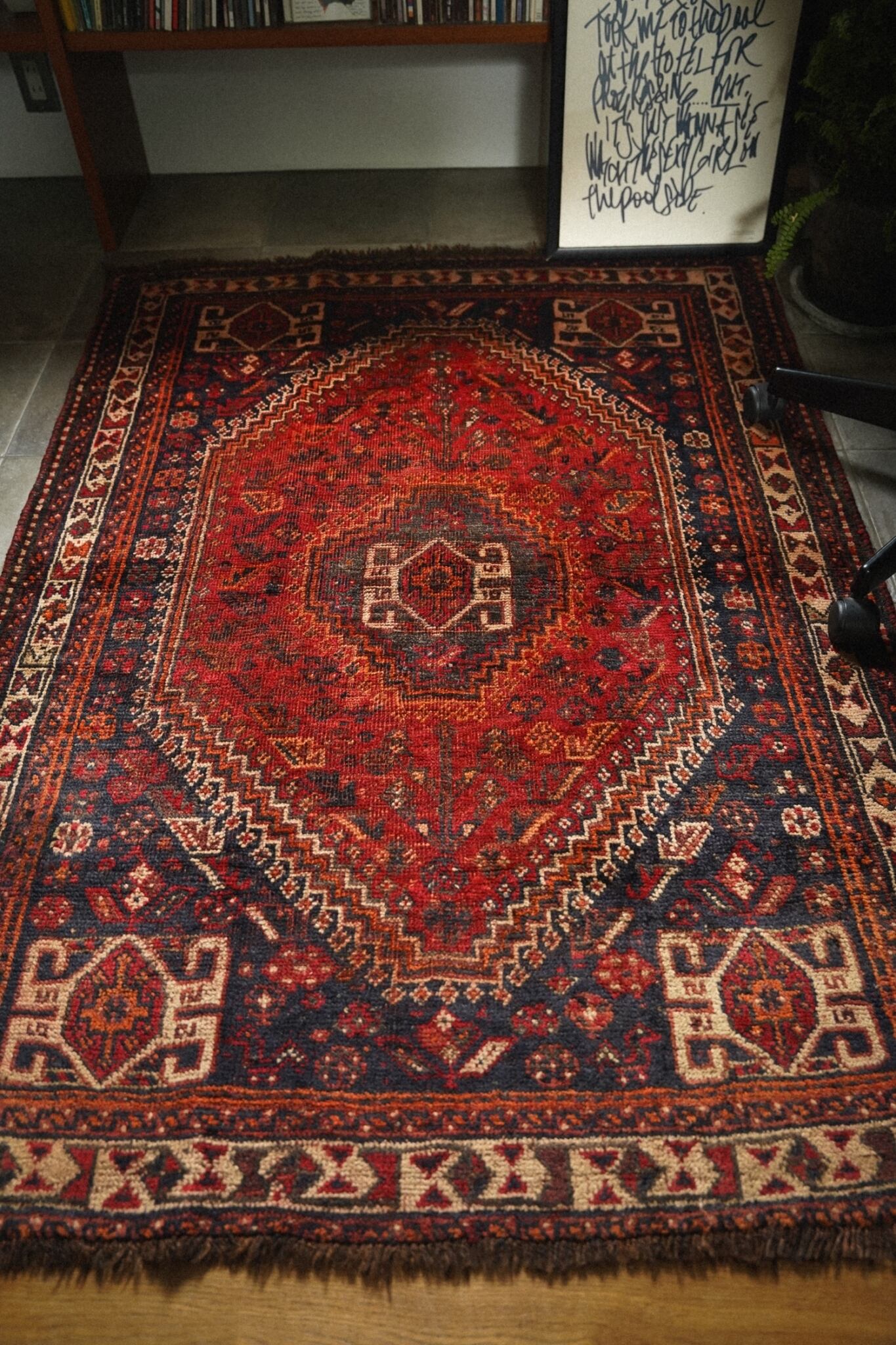 1436-Vintage Qashqai rug