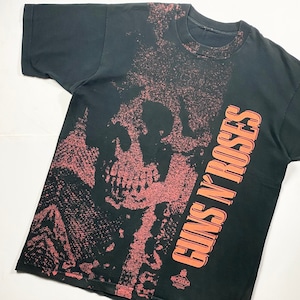 vintage 1992’s GUNS N’ ROSES skull print & embroidery music tee