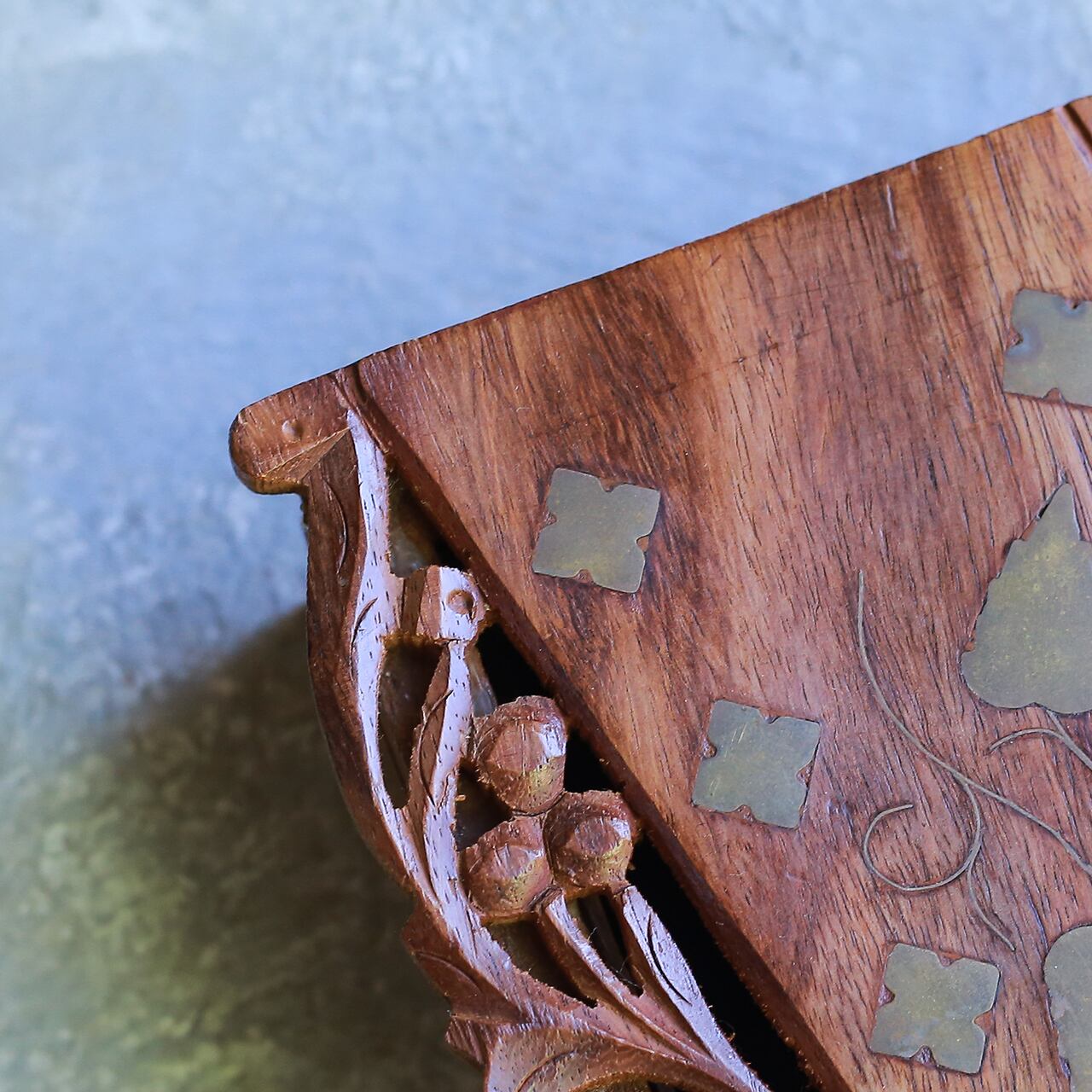 美しい模様の木彫りの箱 22 | 木と、輝と。| 一点もの ヴィンテージ