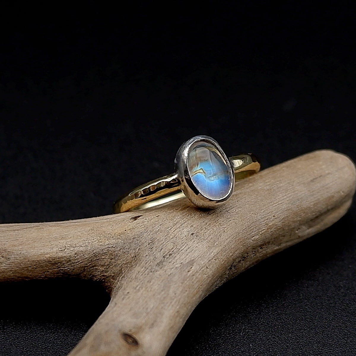 レインボームーンストーンのリング 11.5号 ～真鍮と銀の指輪～ 天然石