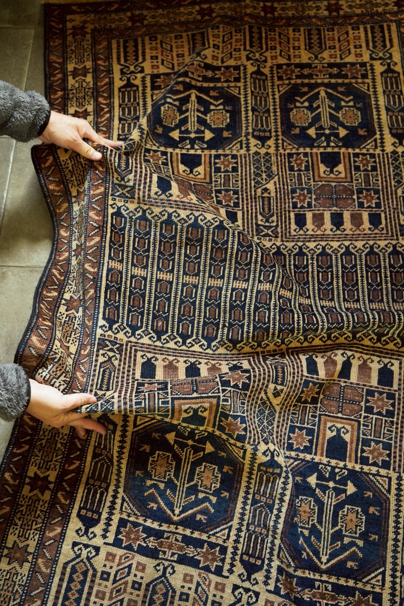 1989-Vintage Turkmen Alikhoja rug | 手織りのヴィンテージラグ専門店