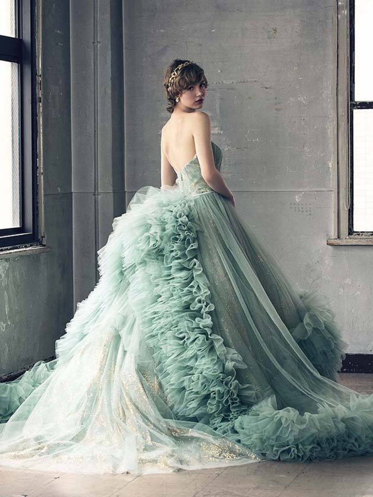 カラードレス ベアトップ グリッタードレス ラッフルフリル グリーン  