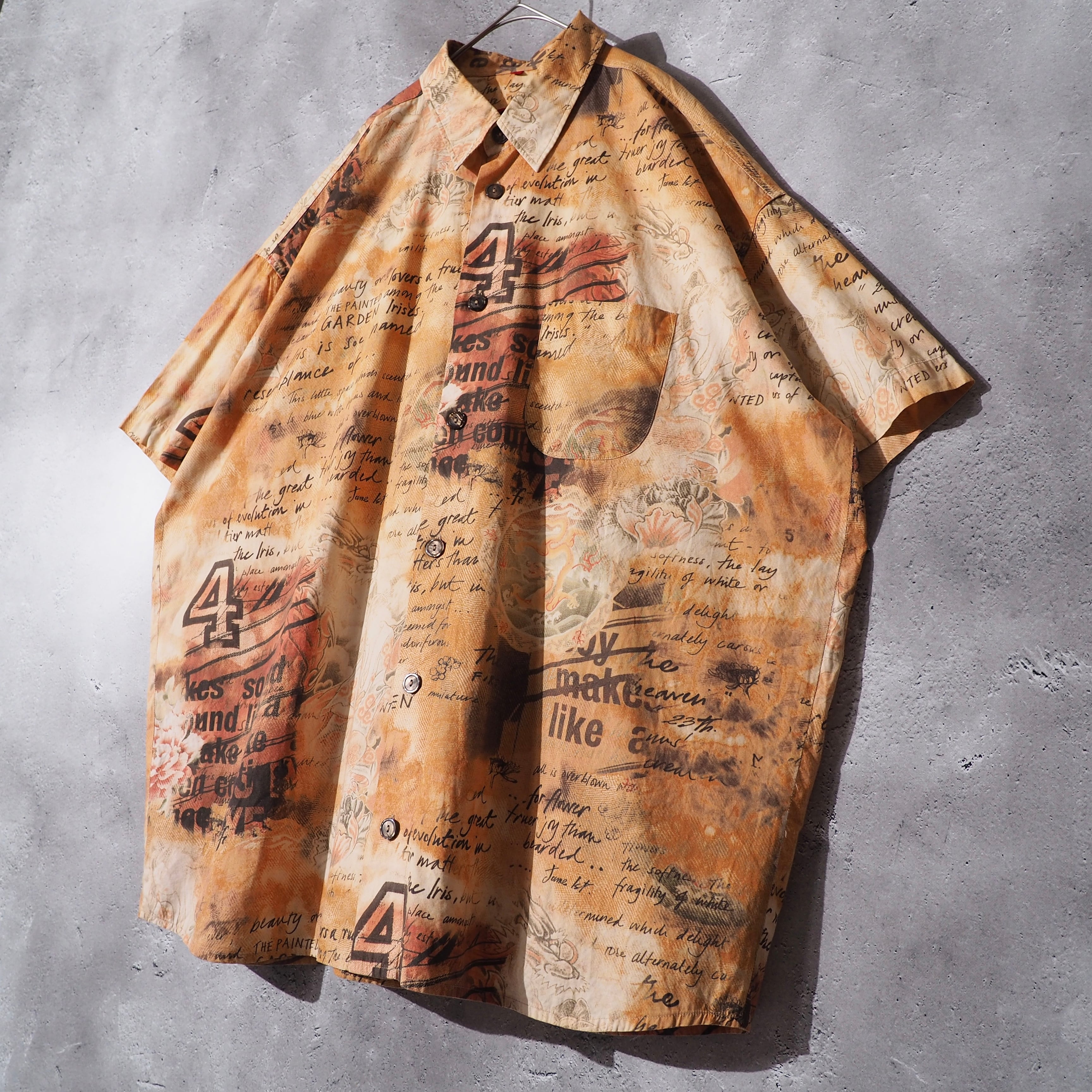 Signum asian taste × alphabet design loose silhouette art shirt