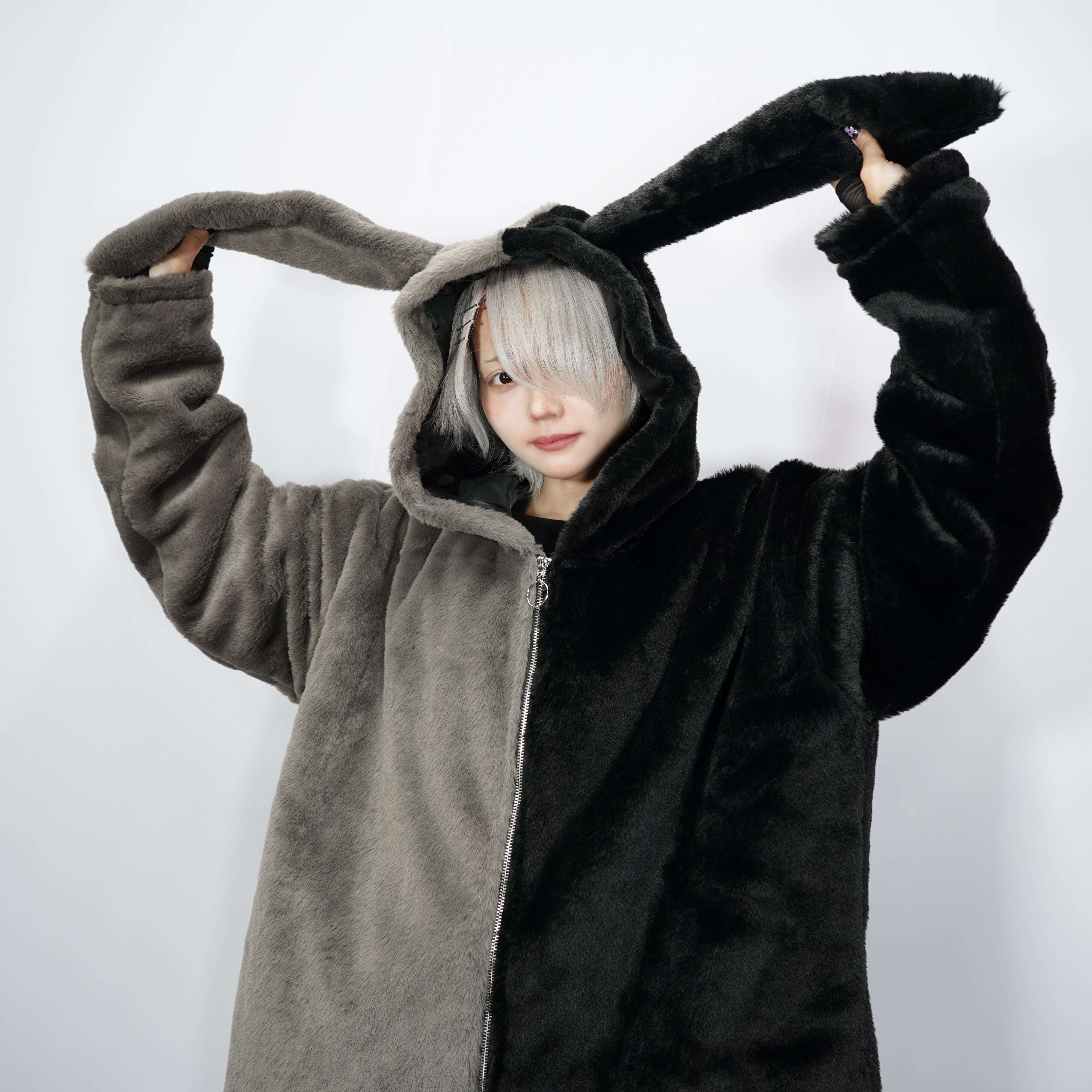 NieR 超ふわもこうさ耳2wayオフショルダー 超ふわもこ猫耳付き2WAY OFF-SHOULDER TWO-TONE OUTER | NIER