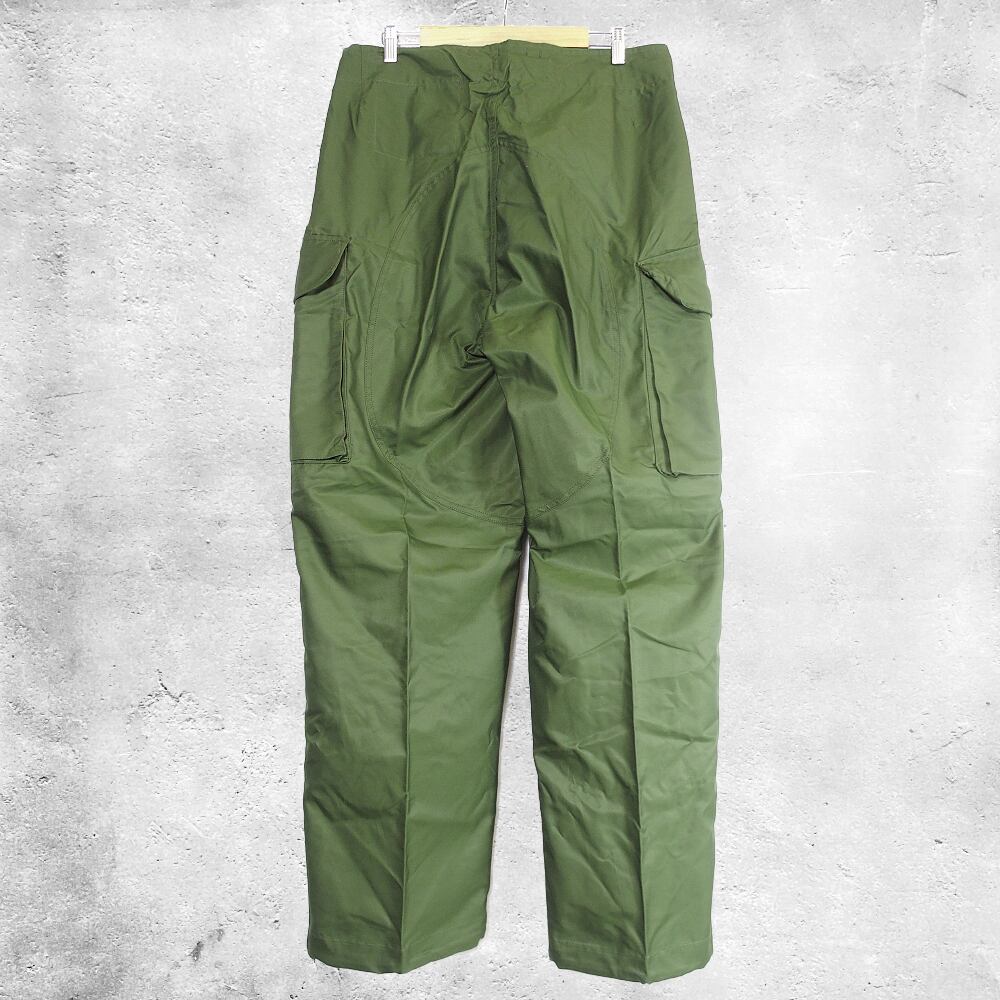 はな✨デッドストック✨カナダ軍★オーバーパンツ★ECW★WINDPROOF a63f3bd498fbd47c52d7b68d3570c7