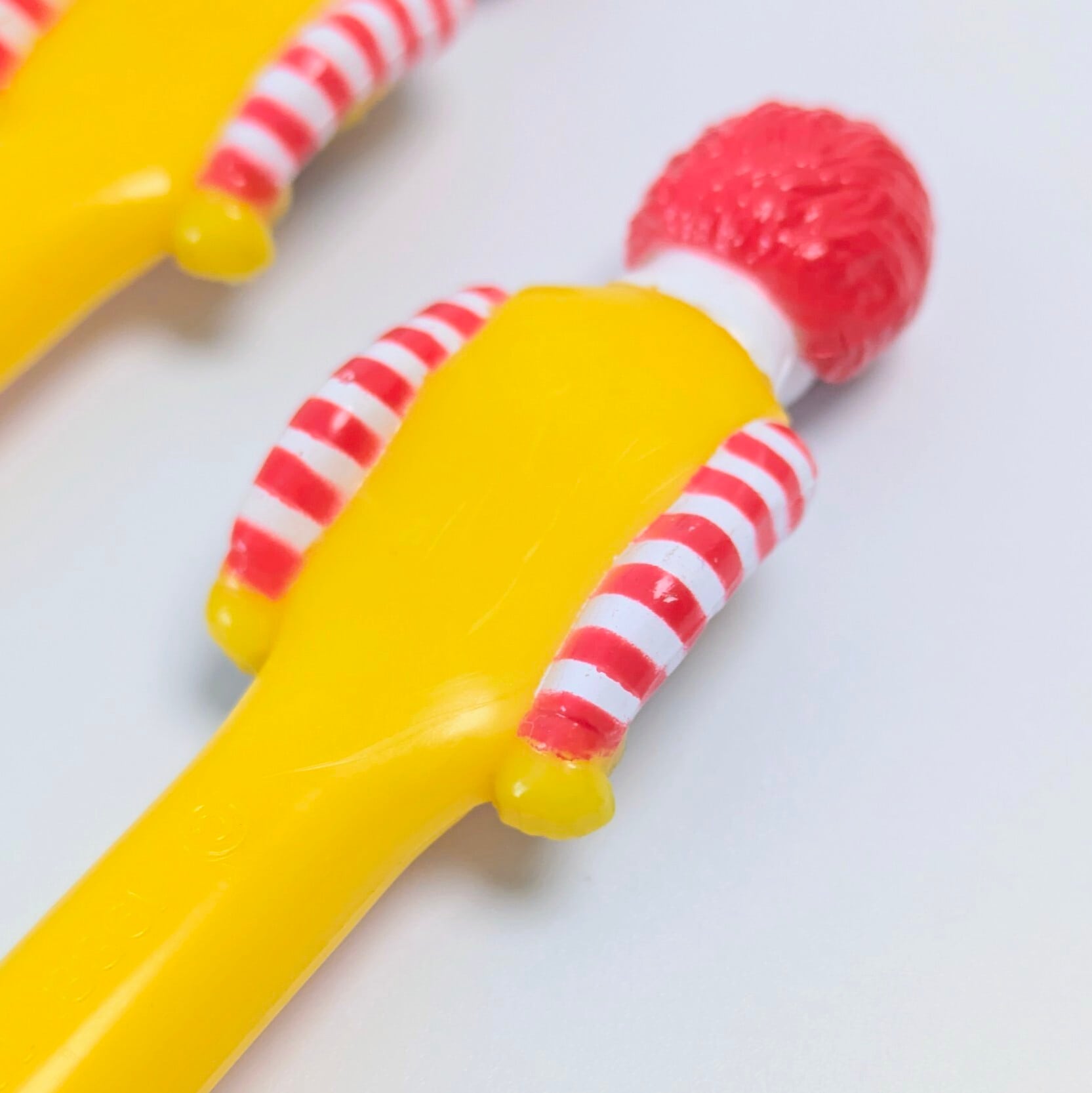 ☆ DEADSTOCK / VINTAGE1988 ☆【 McDonald's ( マクドナルド ) 】単品 toothbrush / 歯ブラシ / ロナルド・マクドナルド / ドナルド 〚アメリカン雑貨 アメトイ〛