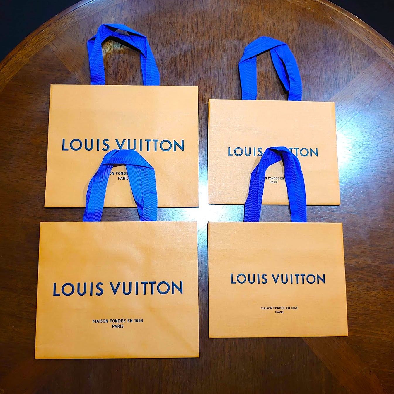 LOUIS VUITTONショッパー・空箱・巾着・メッセージカード LOUIS VUITTONショッパー・空箱・巾着・メッセージカード