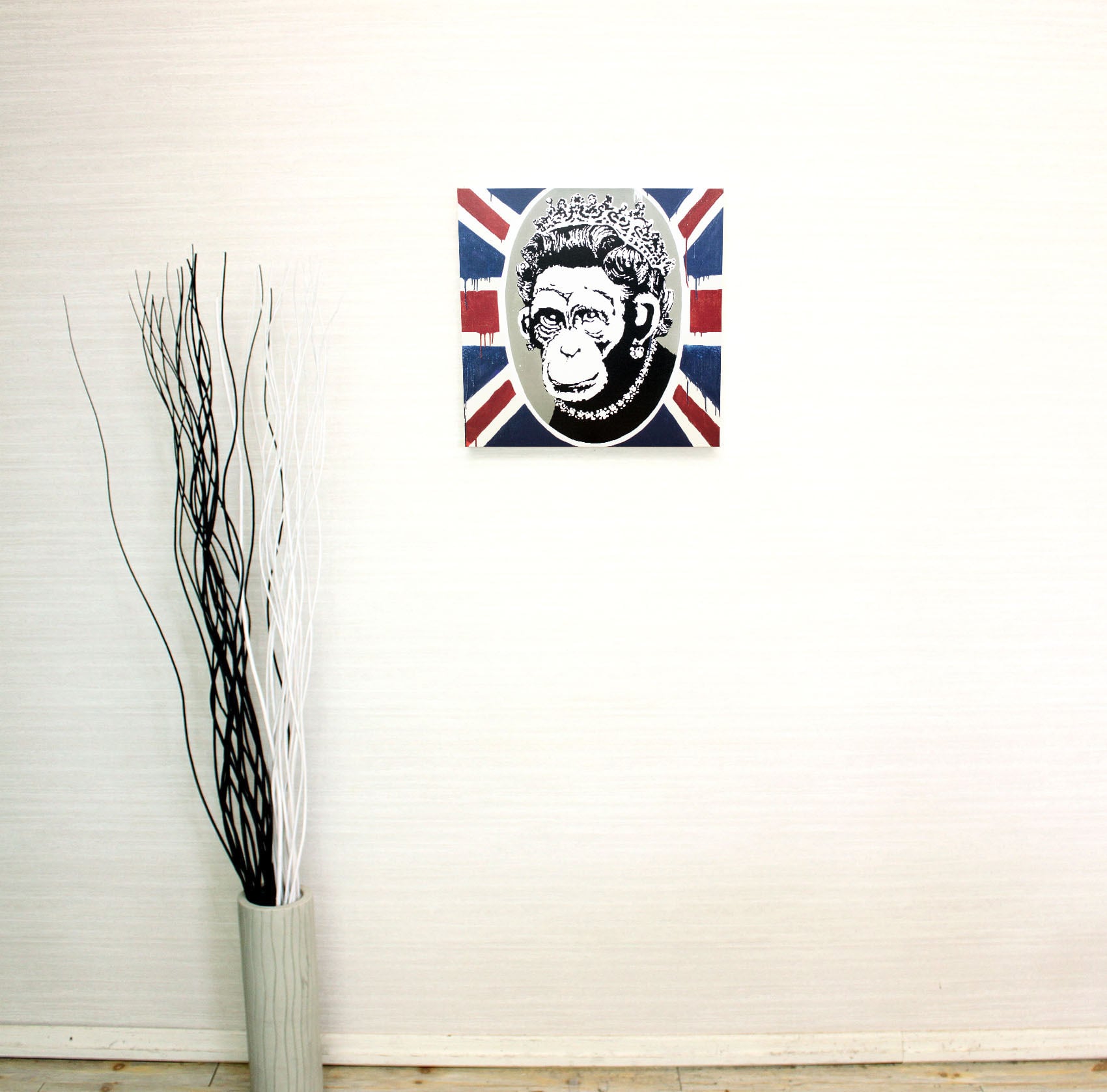 バンクシー「モンキー クイーン/Monkey Queen」展示用フック付きキャンバスジークレ