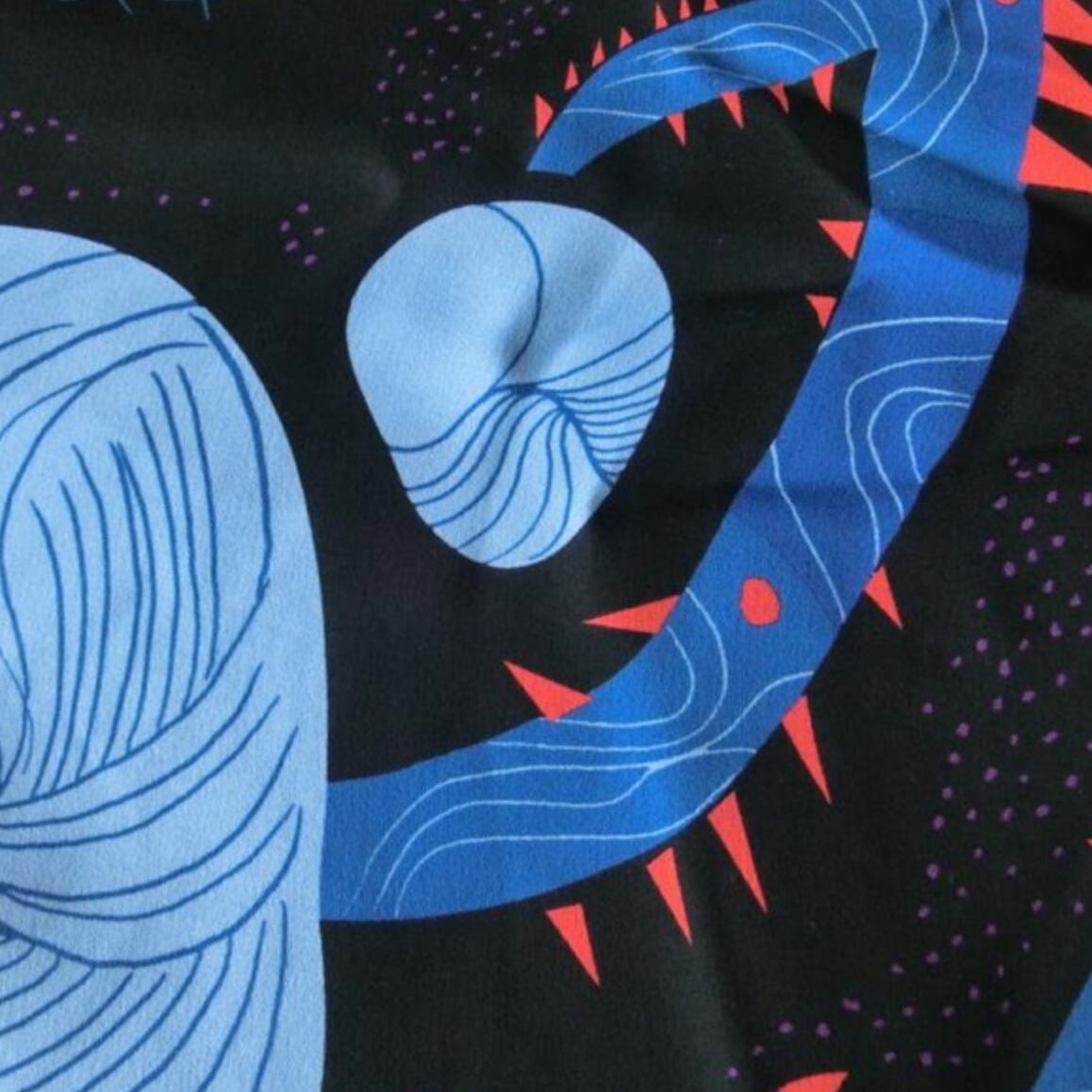 marimekko fabric for Product plants 50cm マリメッコ プロダクト用 シルク生地 刺のある花