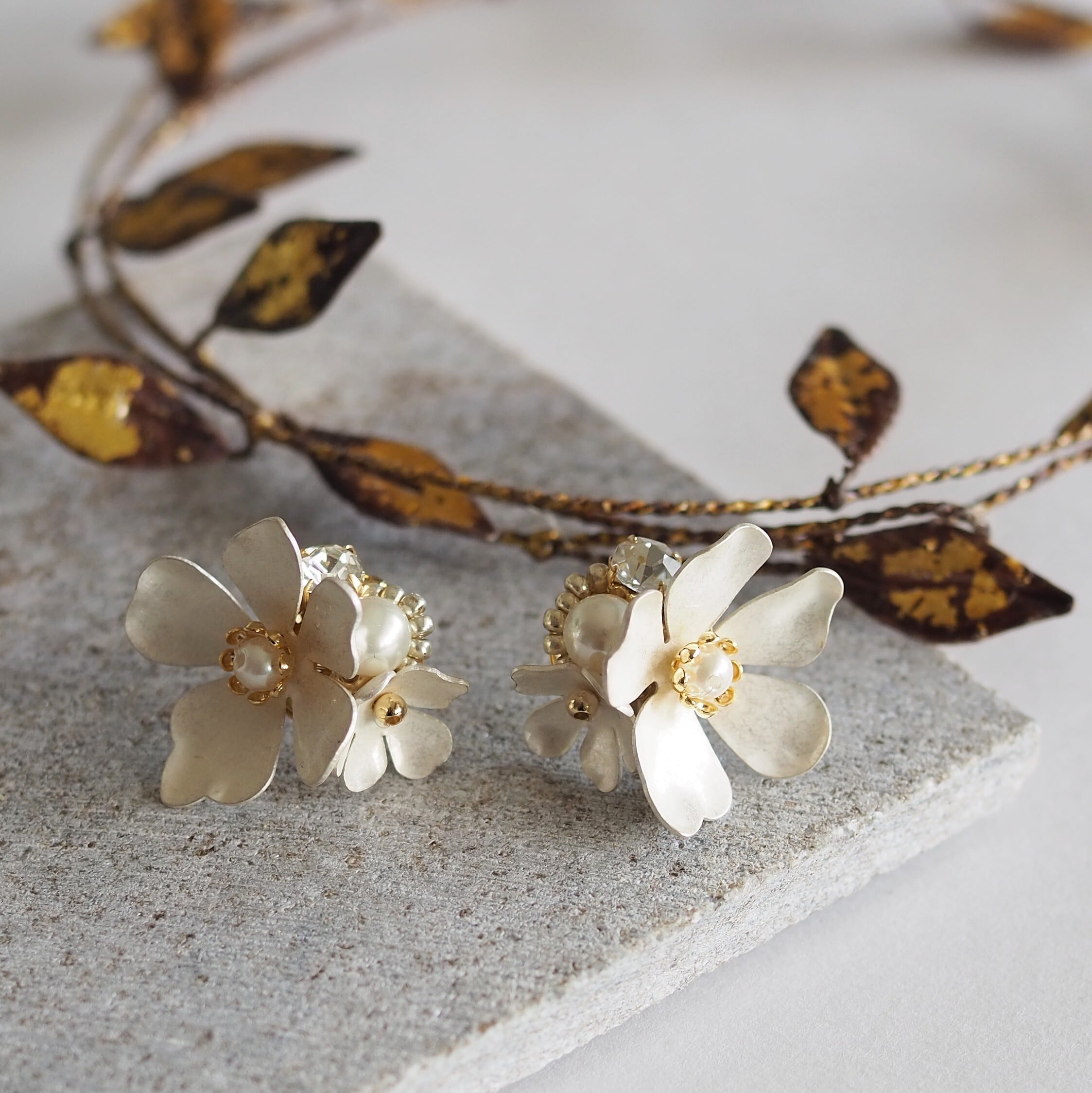 white bouquet ピアス/イヤリング | kanade