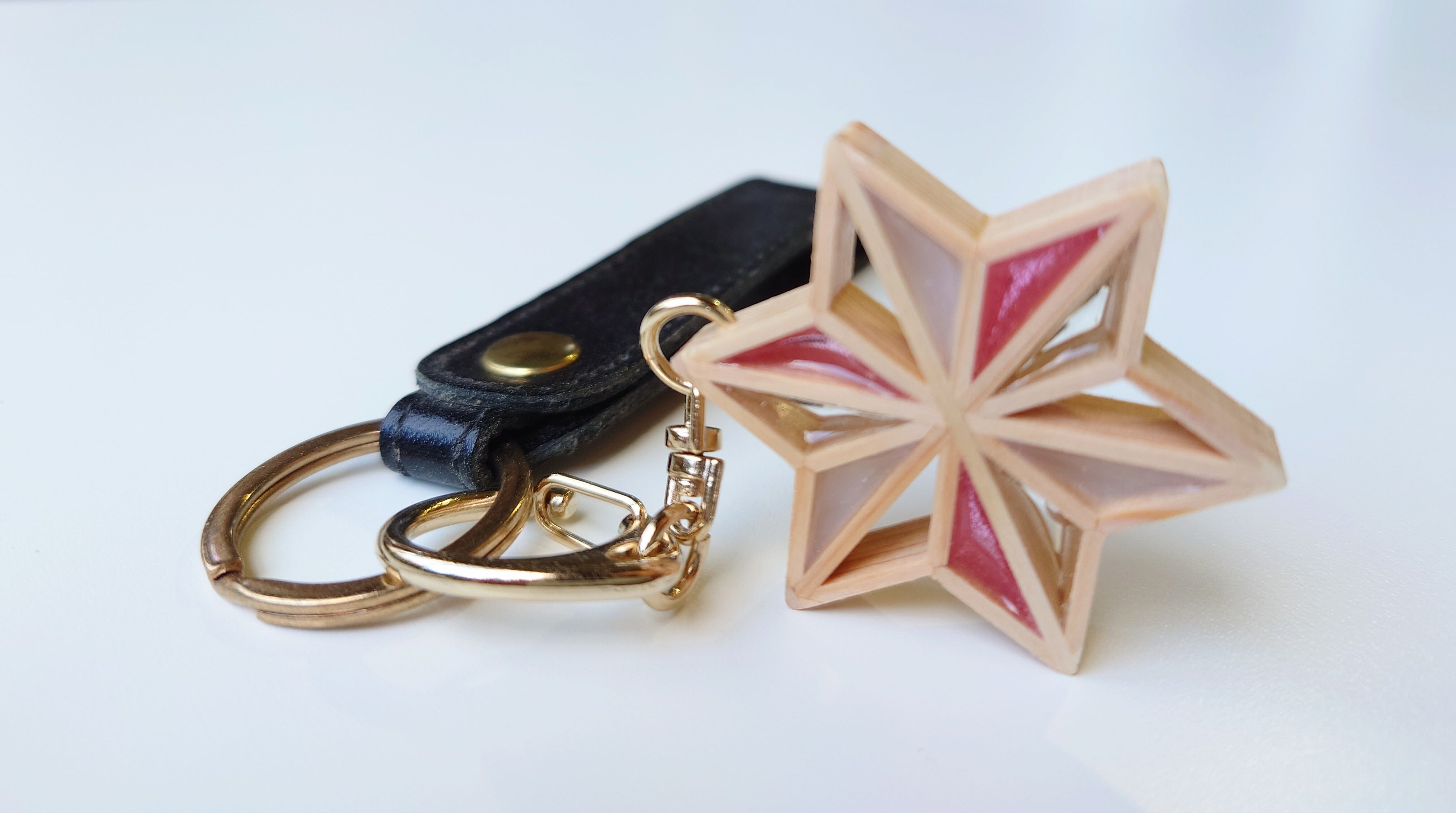 組子細工 星形キーホルダー《桜》ー身につける組子細工 | 藤田建具店