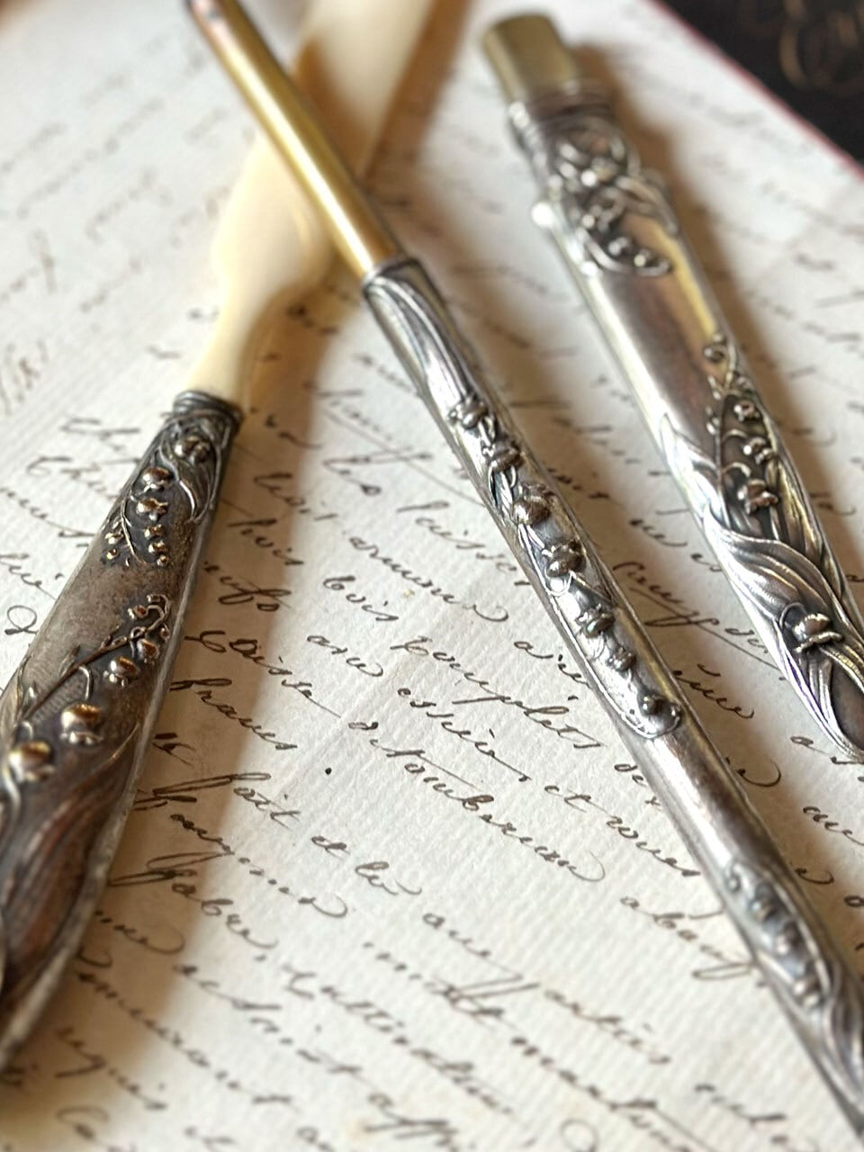 すずらんレリーフレターオープナー&シューボタンフック 2点 フランス