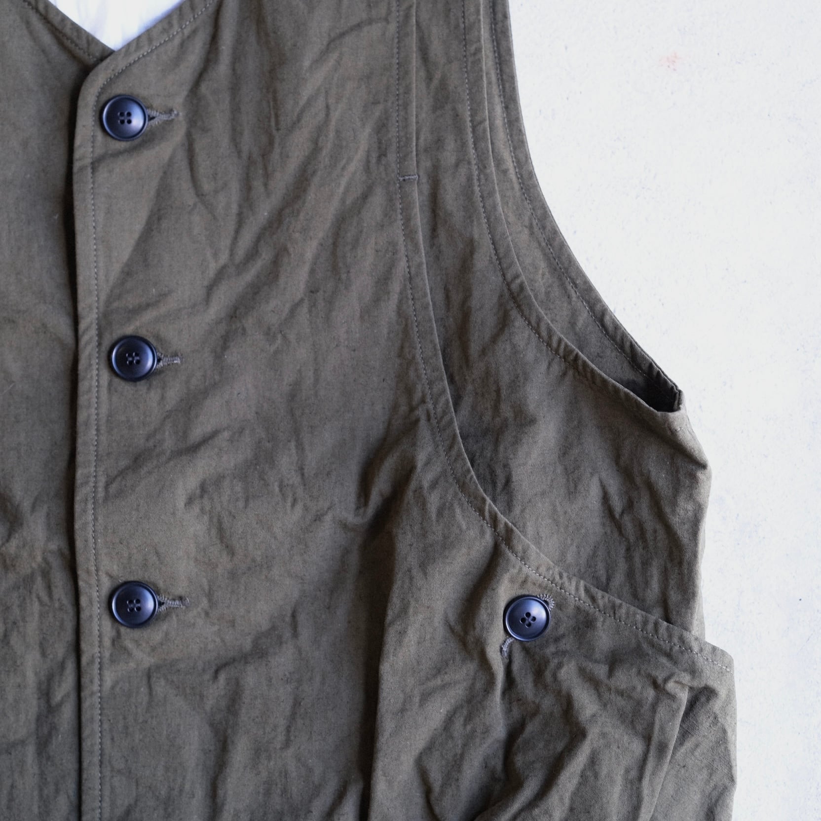 allinone BAGGAROO vest カーキ