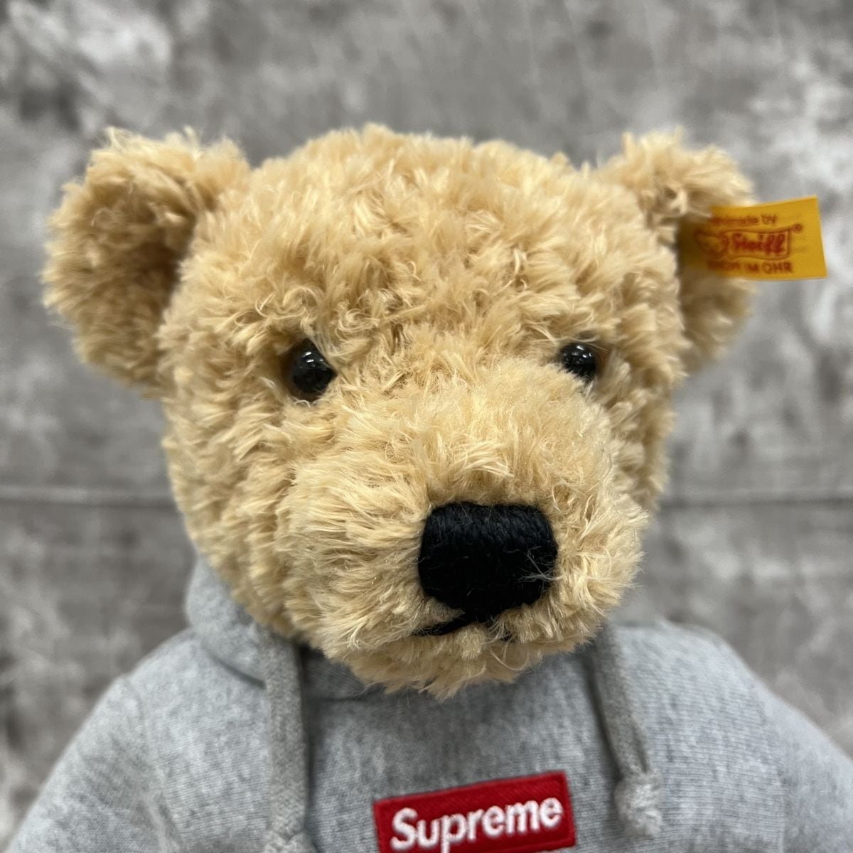 Supreme Steiff Bear week18