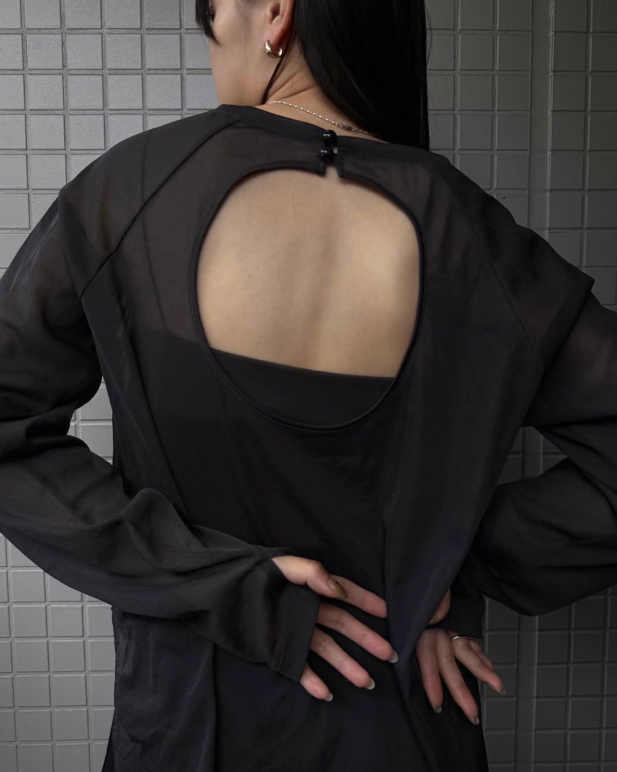 backopen sheer tops | charcoal gray | quūi