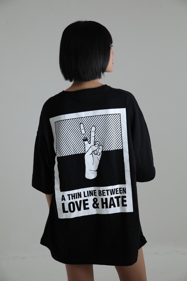 ビッグシルエットTシャツ / LOVE&HATE / ブラック×白
