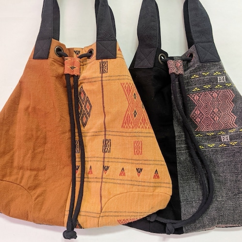 チェンマイ　ナガ族織布の大きめ巾着バッグ
