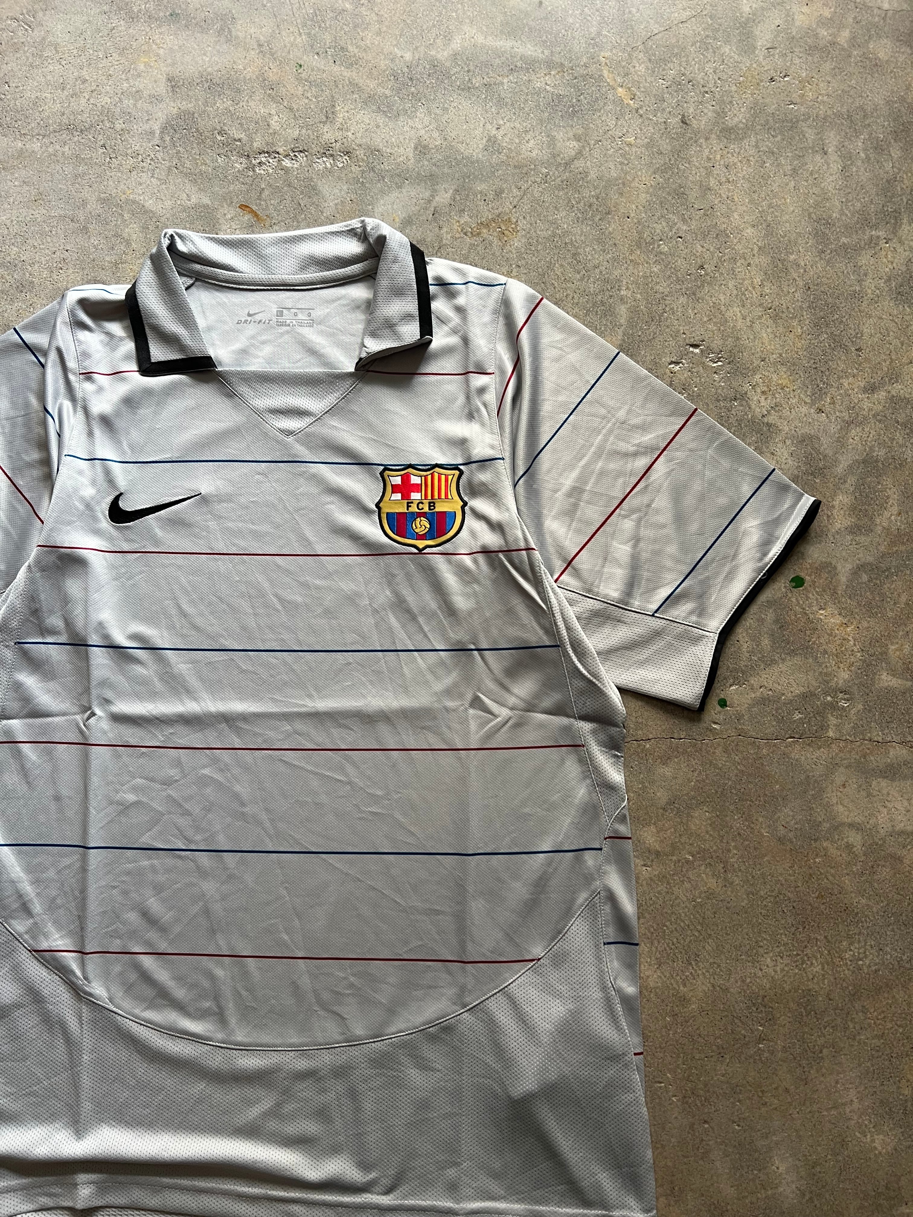 NIKE FCバルセロナ サッカーシャツ ユニフォーム グレー L | Léon Shinjuku