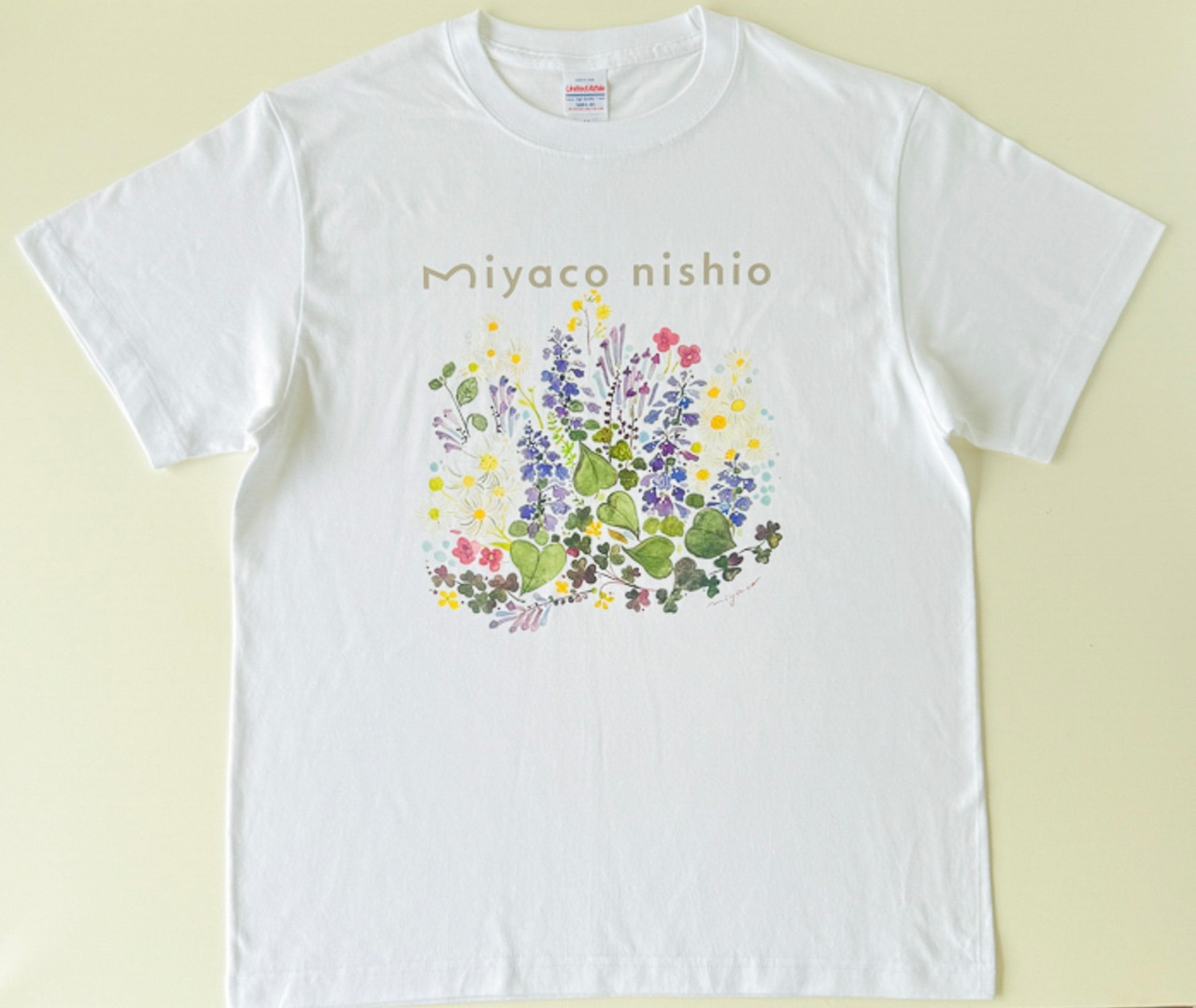 水彩画を着るTシャツ　「ハルジオンの頃」white