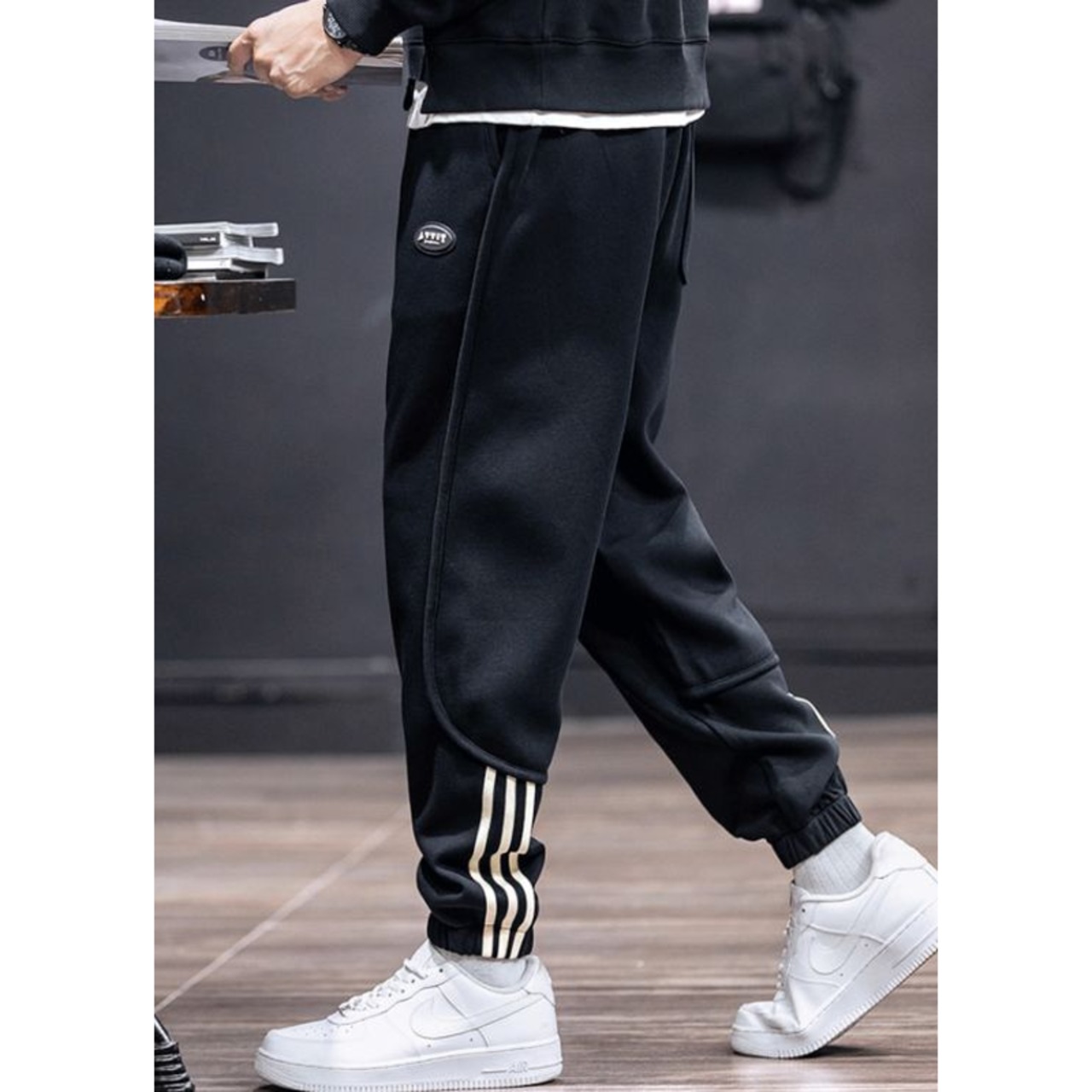 Tapered silhouette sweatpants with side lines for men ◇3color H0335