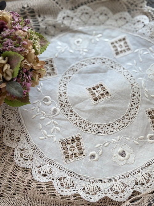 フランスVintage アンティーク ドイリー 敷物 ドロンワーク 白糸刺繍 フラワー インテリア ハンドメイド素材 額装 撮影小物