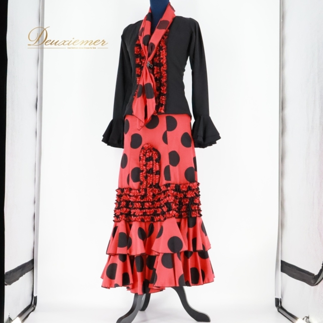 フラメンコ 衣装 ツーピース セットアップ トップス ファルダ スカート ブラウス 赤 黒 ボランテ フリル 水玉 ドット 長袖 ボウタイ ブラック系 レッド系 フラメンコ衣装 女性用 衣装セット ダンスウェア ステージ衣装 スカートセット 衣装アップ フェス ファッション セットアップスタイル レディース おしゃれ ステージパフォーマンス