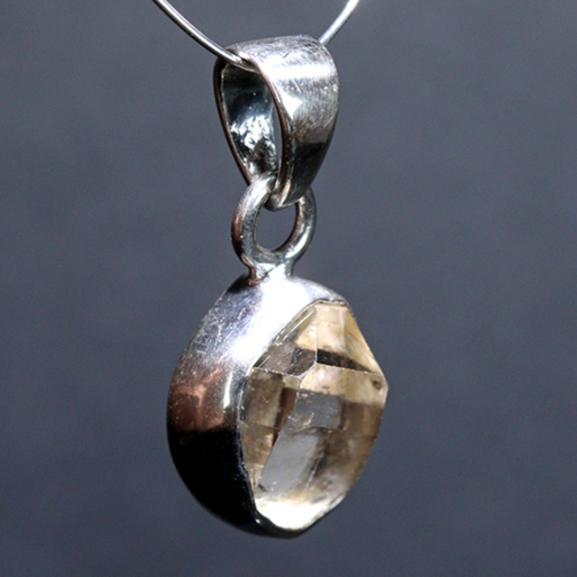 〔J369-6〕ニューヨーク州 ハーキマーダイヤモンド ペンダントトップ SV925 Herkimer diamond ギャランティーカード付