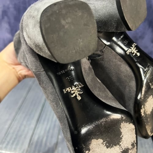 PRADA プラダ スウェードブーツ グレー系 【中目黒B06 PRADA プラダ スウェードブーツ グレー系 【中目黒B06