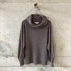 gray volume sleeve knit
