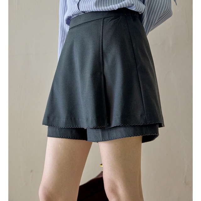 ruffle hem skort pants