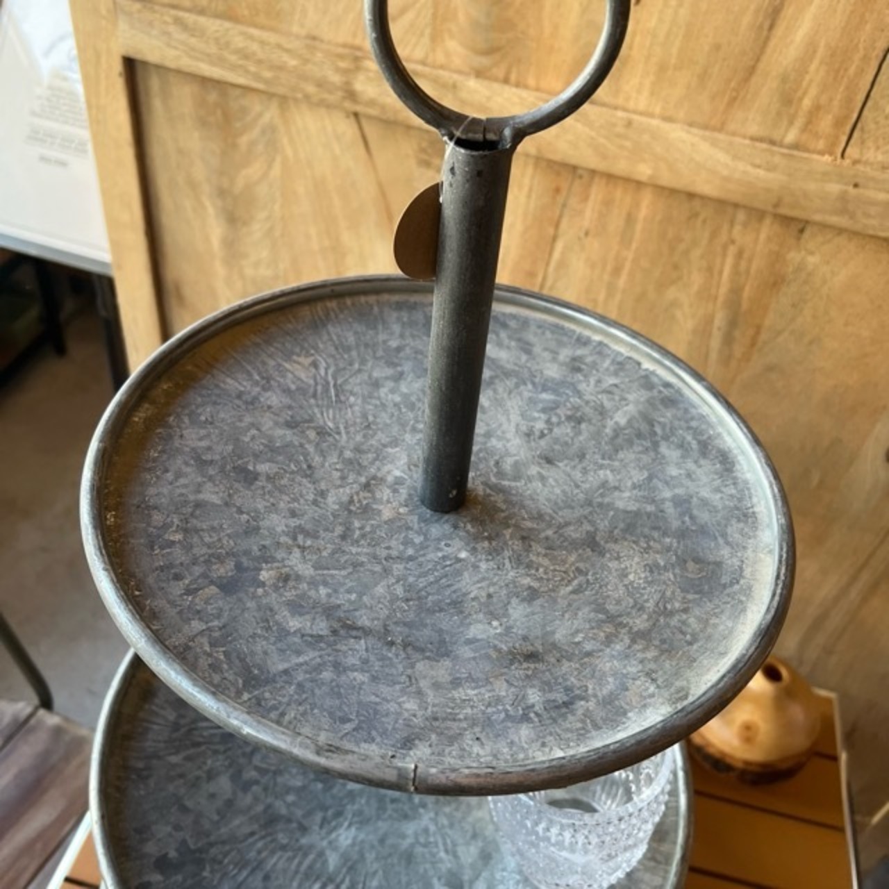 3-Tier Tin Tray　ブリキ3段トレイ　ブリキ　トレイ　アンティーク調　ディスプレイ