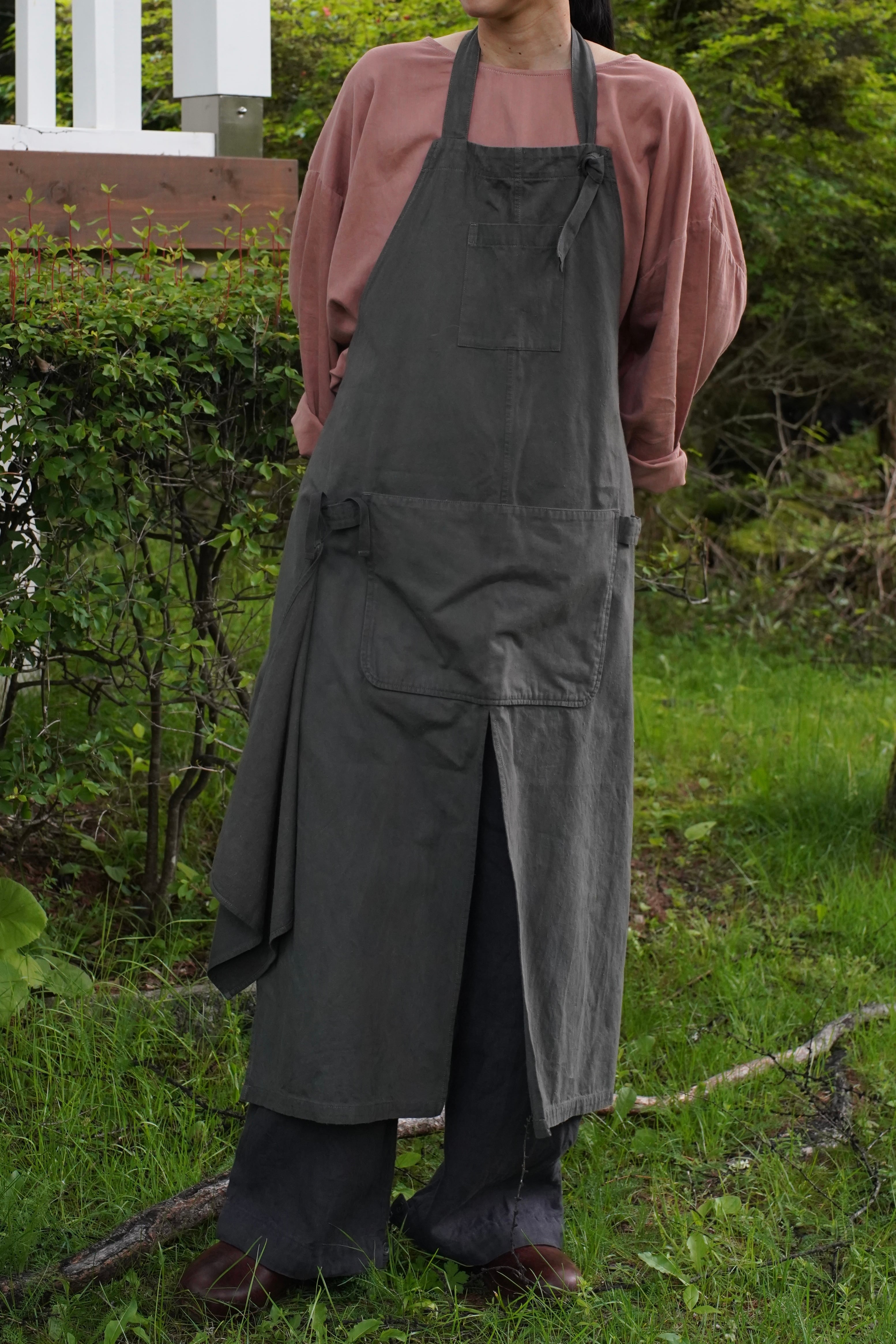 Packable Apron Long / 草木染 / 柘榴
