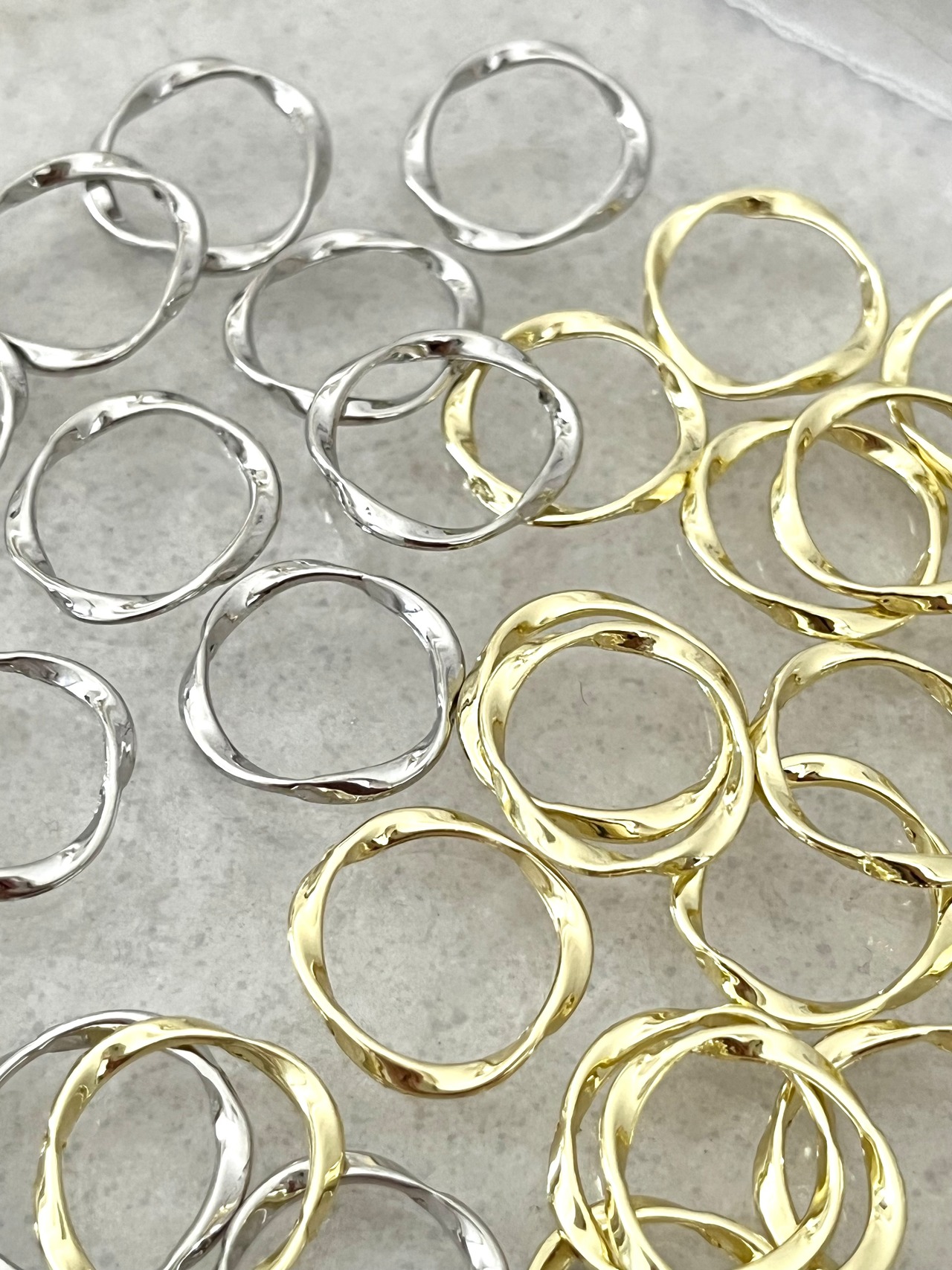 【8個】17mmツイストミニリングパーツチャームコネクター