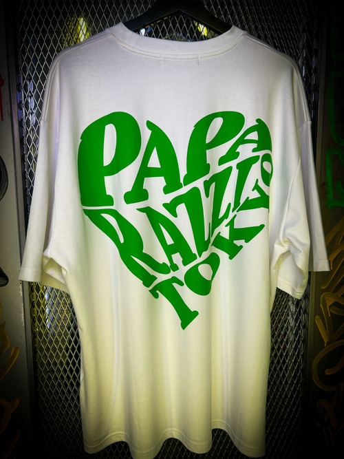 paparazzi heart logo tee