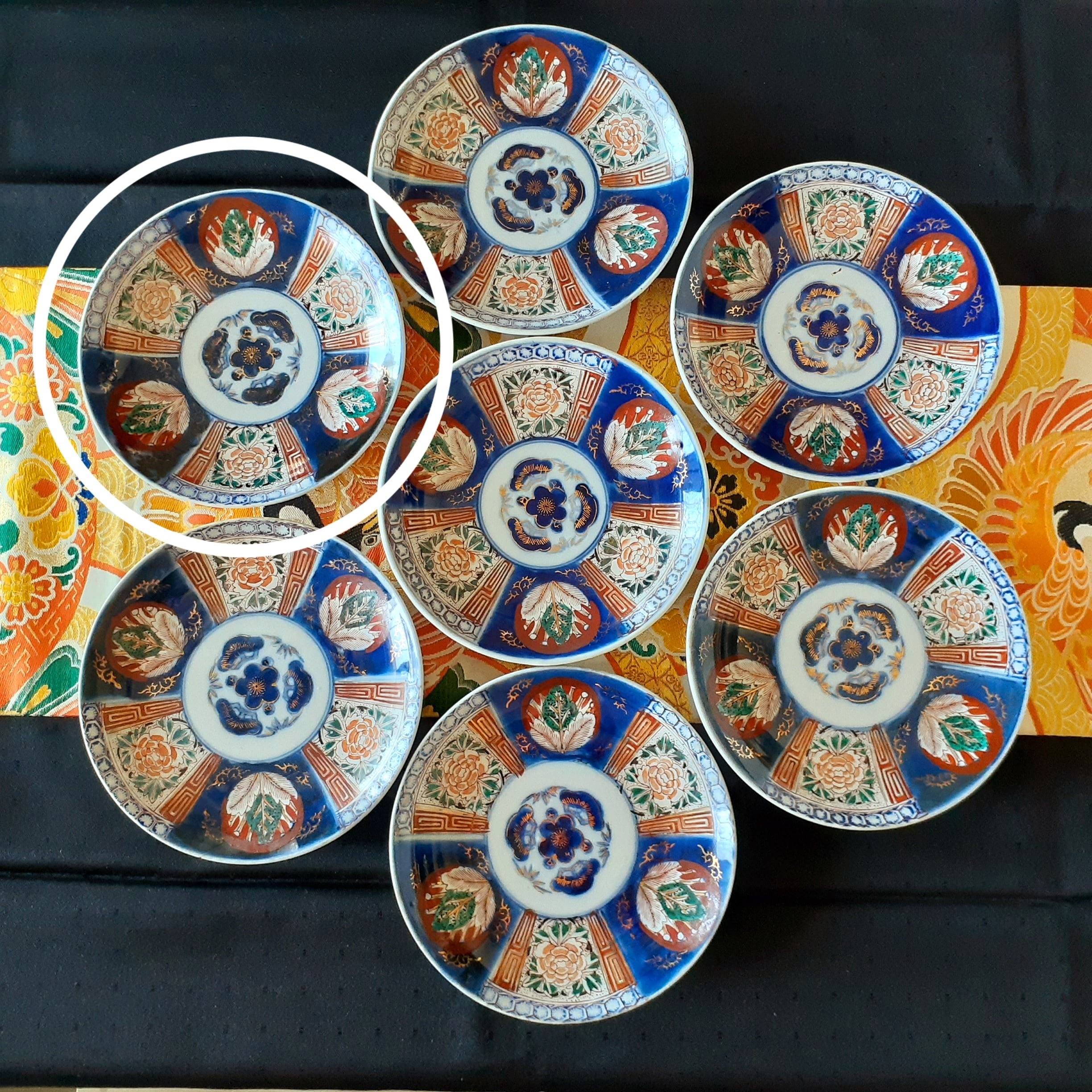 古伊万里 金襴手色絵 牡丹と古代花紋の窓絵七寸皿６ | 歳時記