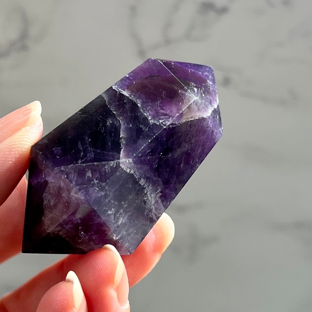 特徴のある模様をもつドリームアメジスト2＊シェブロンアメジスト＊DT＊紫水晶＊ダブルポイント＊天然石インテリア＊置き物