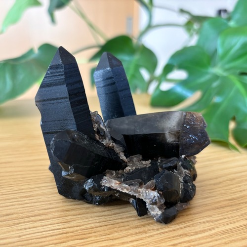 【モリオンクラスター マダカスカル産⑯ 362g】❤︎送料無料❤︎天然石 パワーストーン 原石