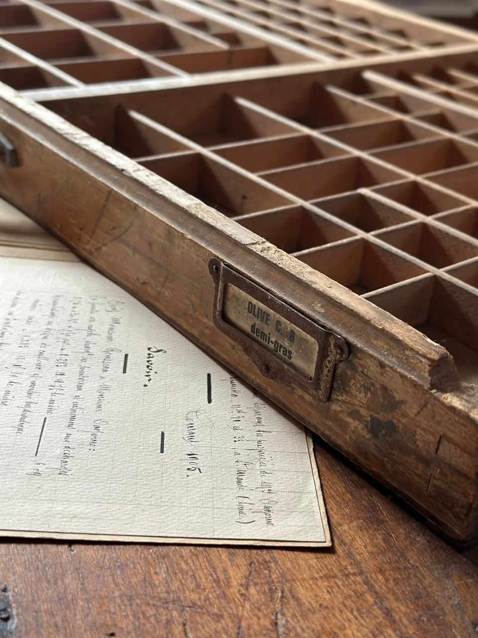 活版印刷の木製トレイ プリンタトレイ | Brocante de La Cocotte