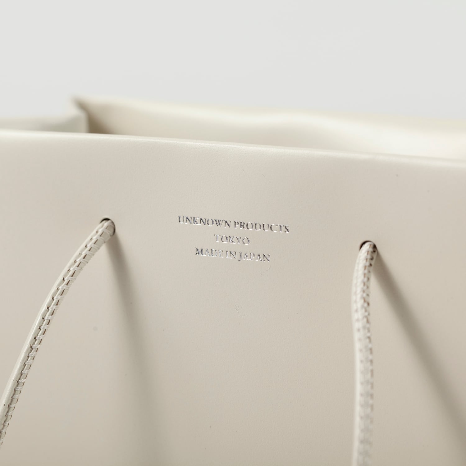 Leather Paper Bag M - Off White | UNKNOWN PRODUCTS（アンノウン