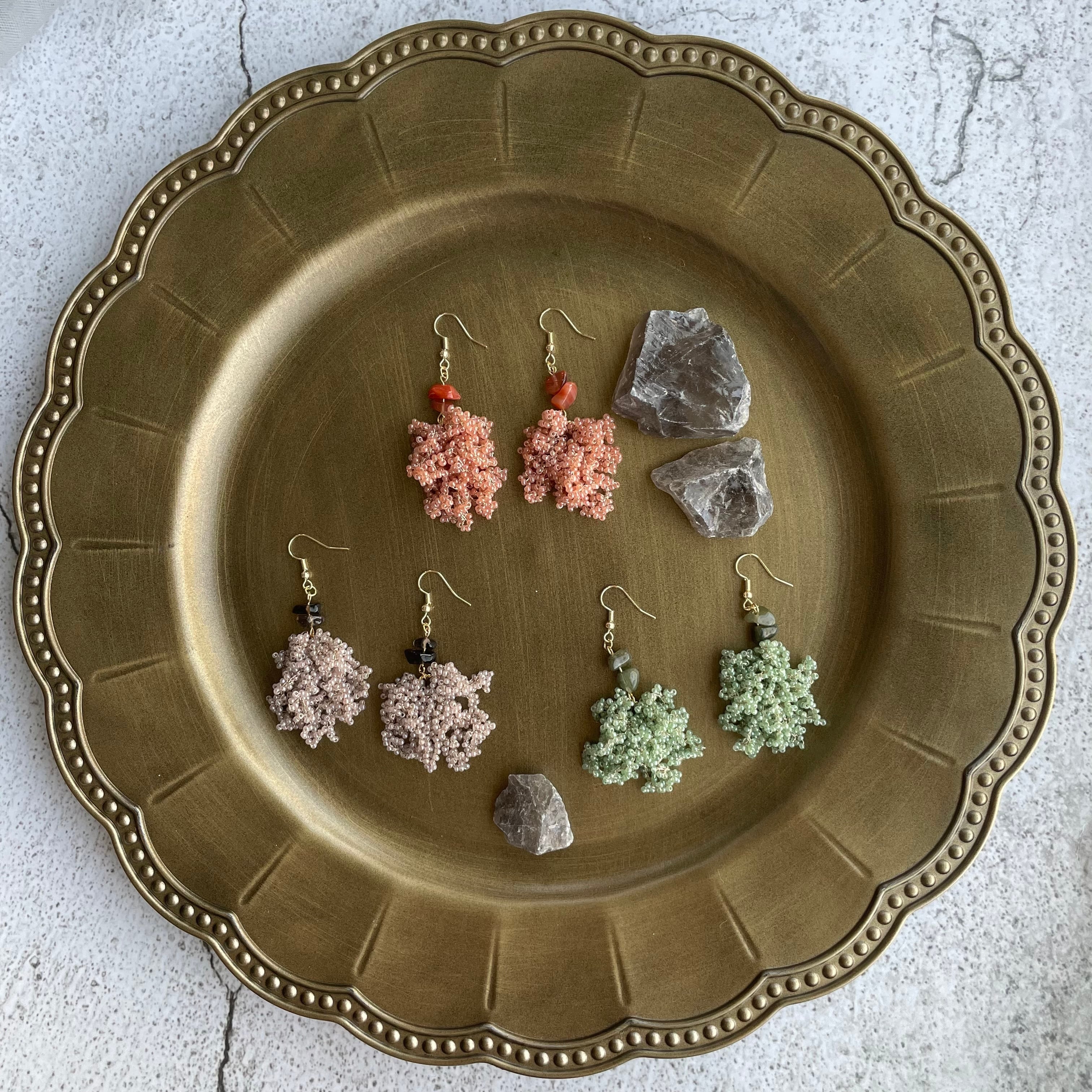 １4Kgf天然石 ミルキーグレイッシュミネラルアートのピアス(^^) 14Kgf天然石 ミルキーグレイッシュミネラルアートのピアス(^^)