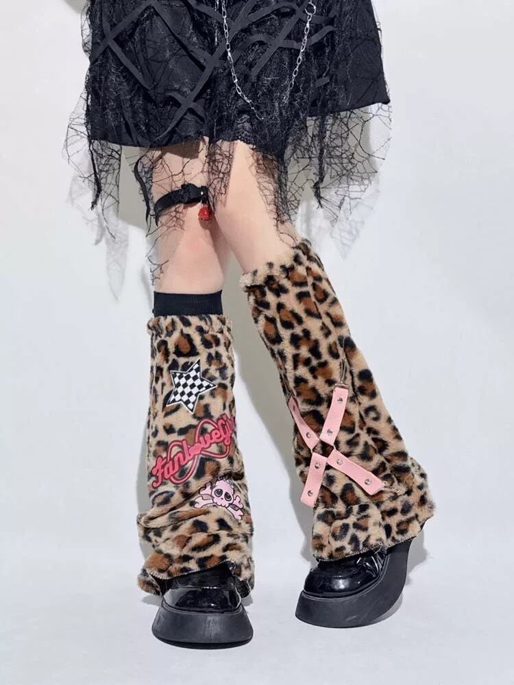 病みかわいい 個性的 モコモコファーヒョウ柄レッグウォーマー