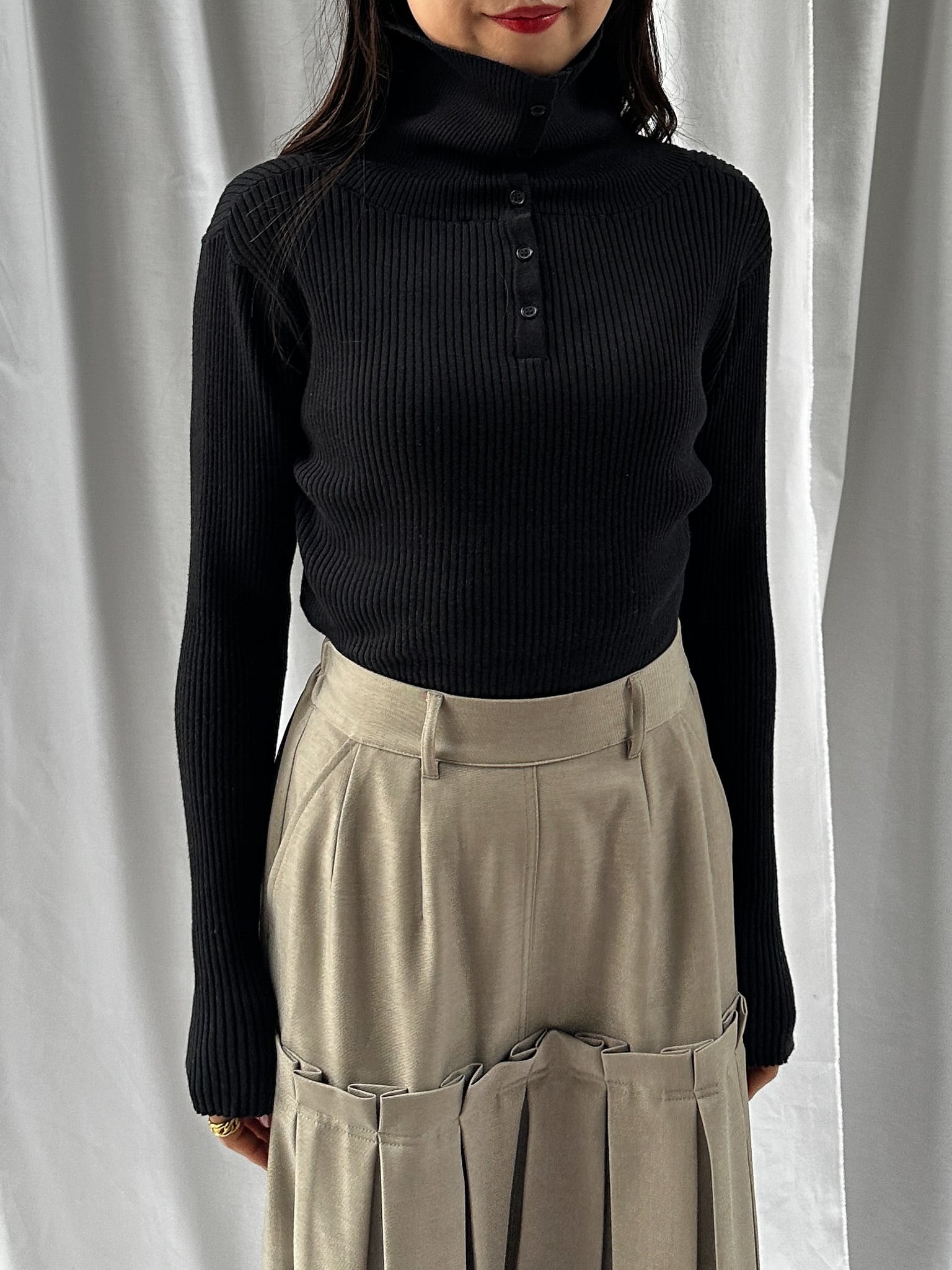 COMFORTABLE AIRBAG BUTTON TURTLENECK(ｺﾝﾌｫｰﾀﾌﾞﾙｴｱｰﾊﾞｯｸﾎﾞﾀﾝﾀｰﾄﾙ