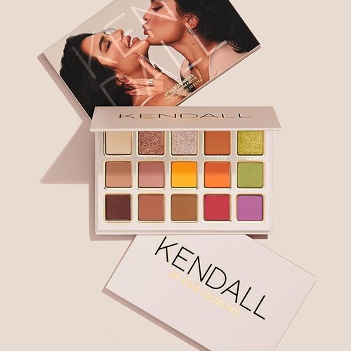 KENDALL X KYLIE collection　アイシャドウパレット　Kendall Palette